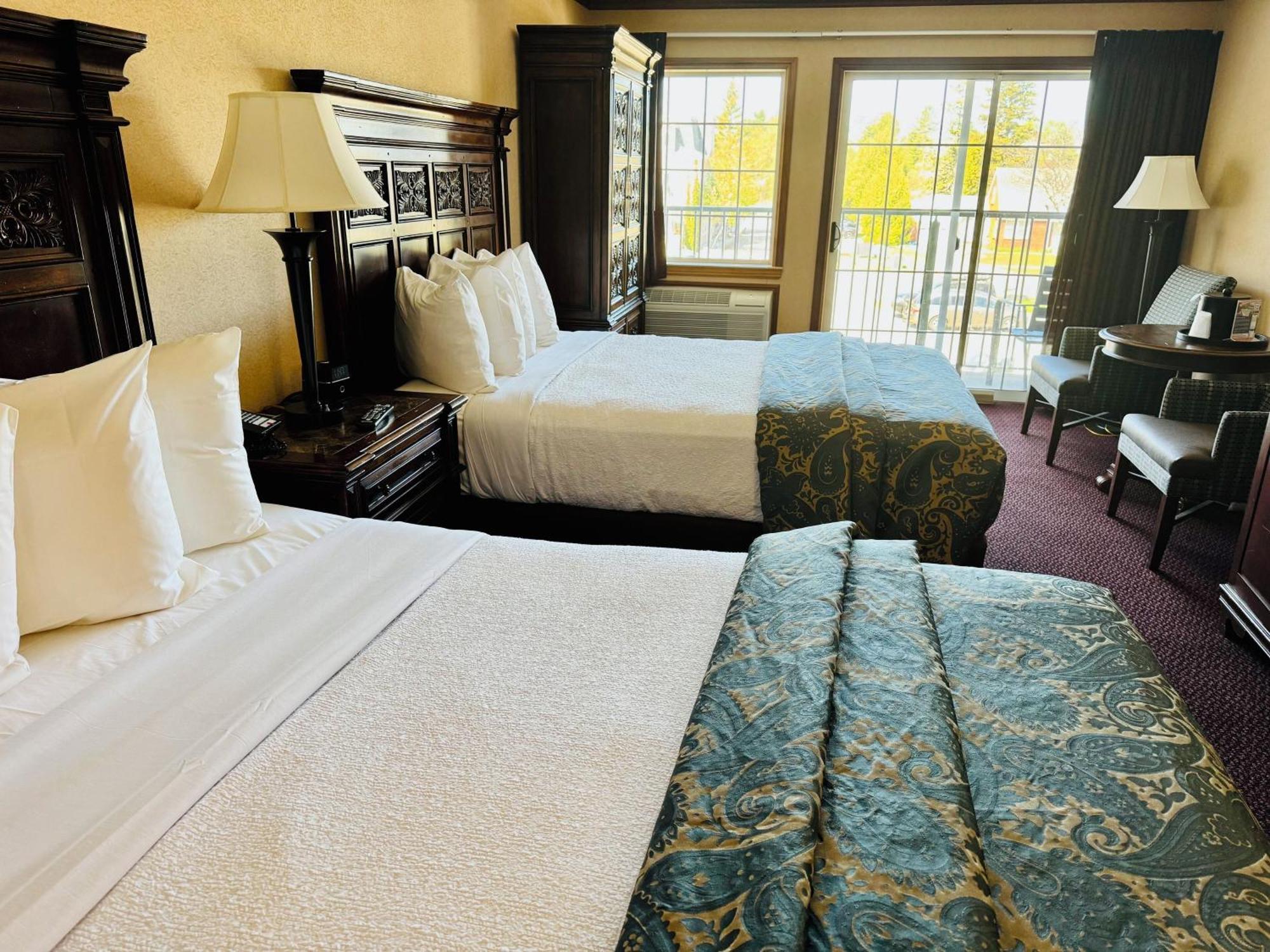 Hamilton Inn Select Beachfront Макіно-Сіті Екстер'єр фото