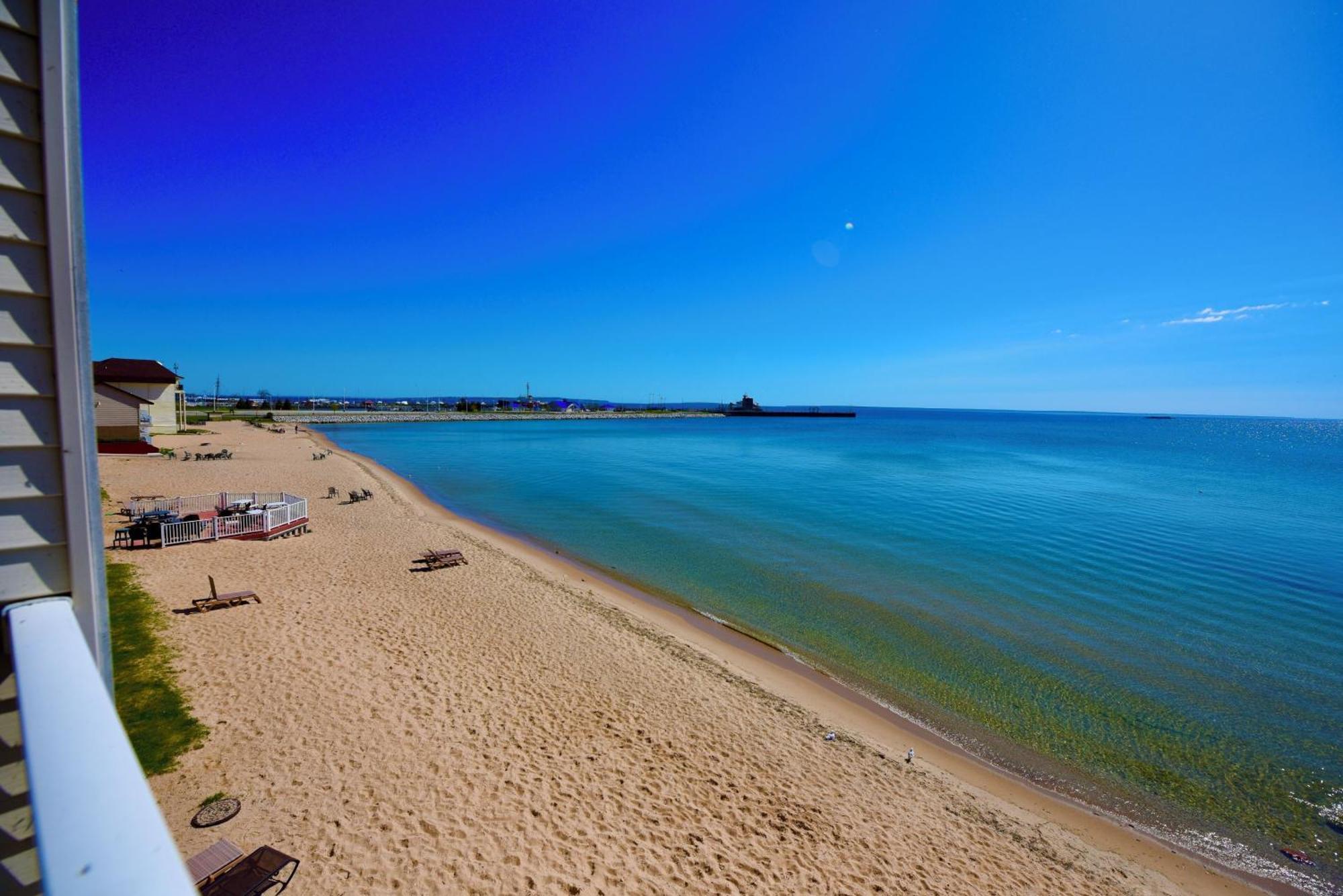 Hamilton Inn Select Beachfront Макіно-Сіті Екстер'єр фото