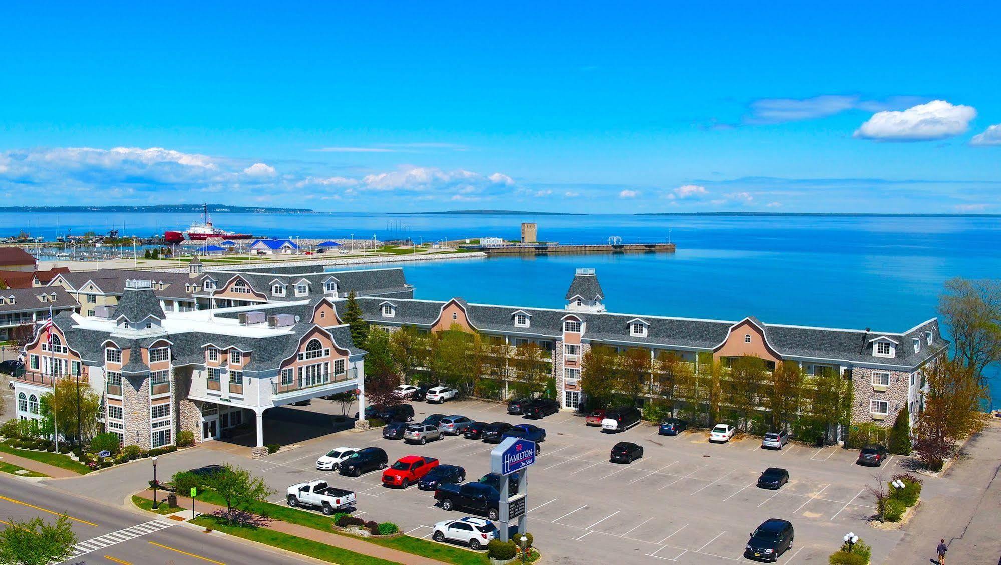 Hamilton Inn Select Beachfront Макіно-Сіті Екстер'єр фото