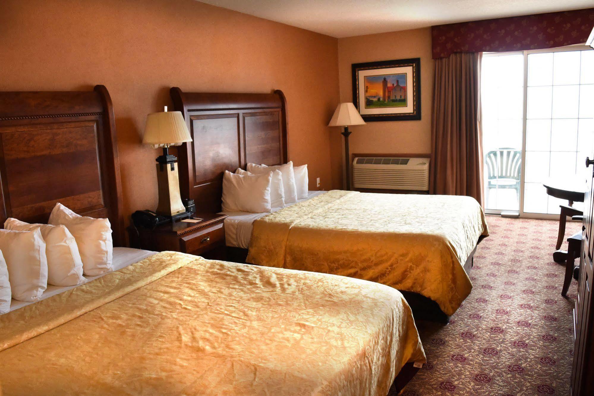 Hamilton Inn Select Beachfront Макіно-Сіті Екстер'єр фото