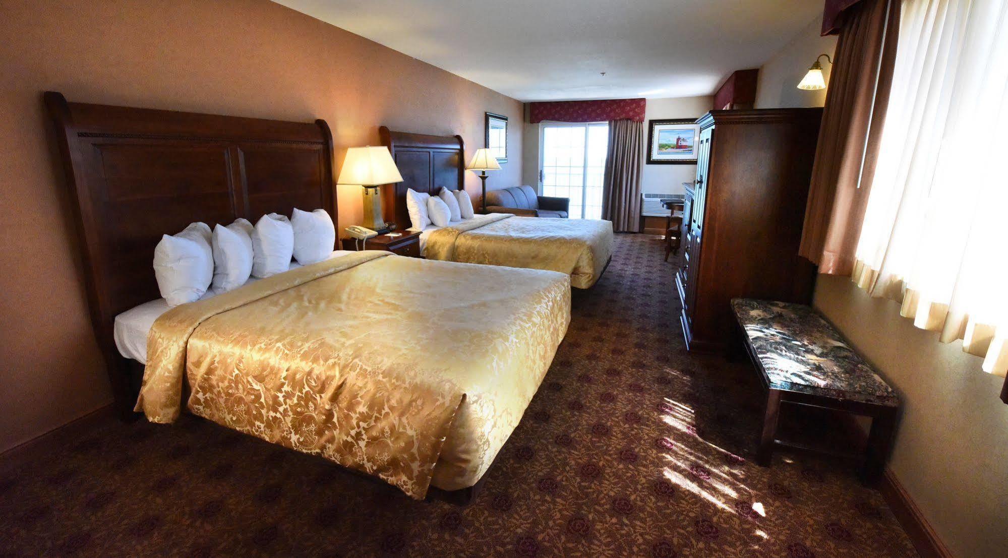 Hamilton Inn Select Beachfront Макіно-Сіті Екстер'єр фото